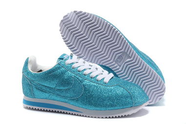 粉色炮弹鞋 范玮琪同款，重塑休闲阿甘鞋的时尚与活力